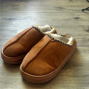 Cozy Brown Women's Slippers
